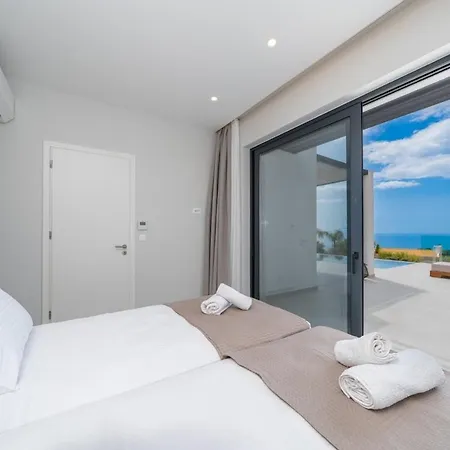 Agrilia Luxury Trapezaki
