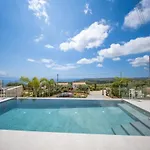 Agrilia Luxury Trapezaki טרפזאקי