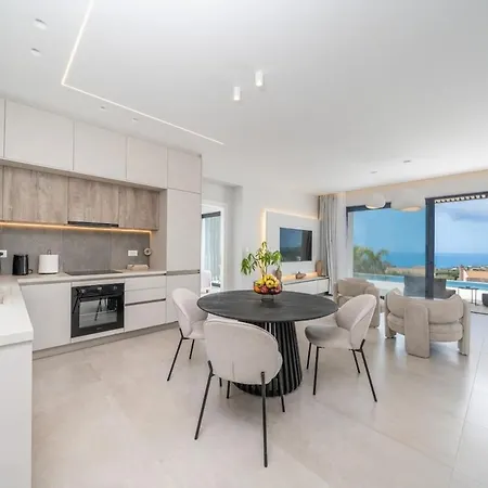 Agrilia Luxury Trapezaki