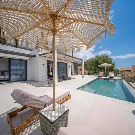 Agrilia Luxury Trapezaki *