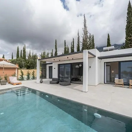 Agrilia Luxury Trapezaki *