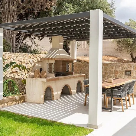 Agrilia Luxury Trapezaki וילה