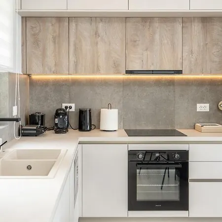 Agrilia Luxury Trapezaki טרפזאקי